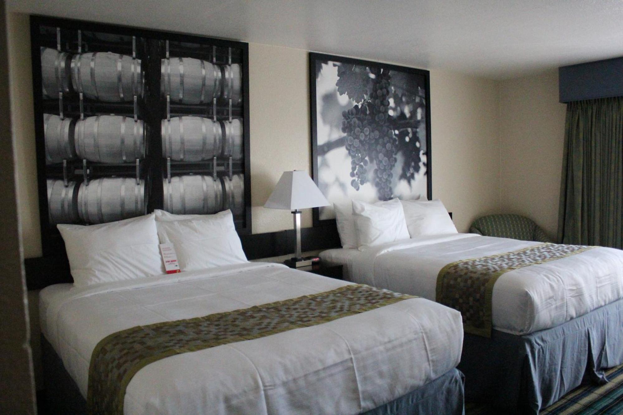 ซูเปอร์ 8 บาย วินด์แฮม วัลเลโฮ/นาปา แวลเลย์ Hotel บาเยโค ภายนอก รูปภาพ