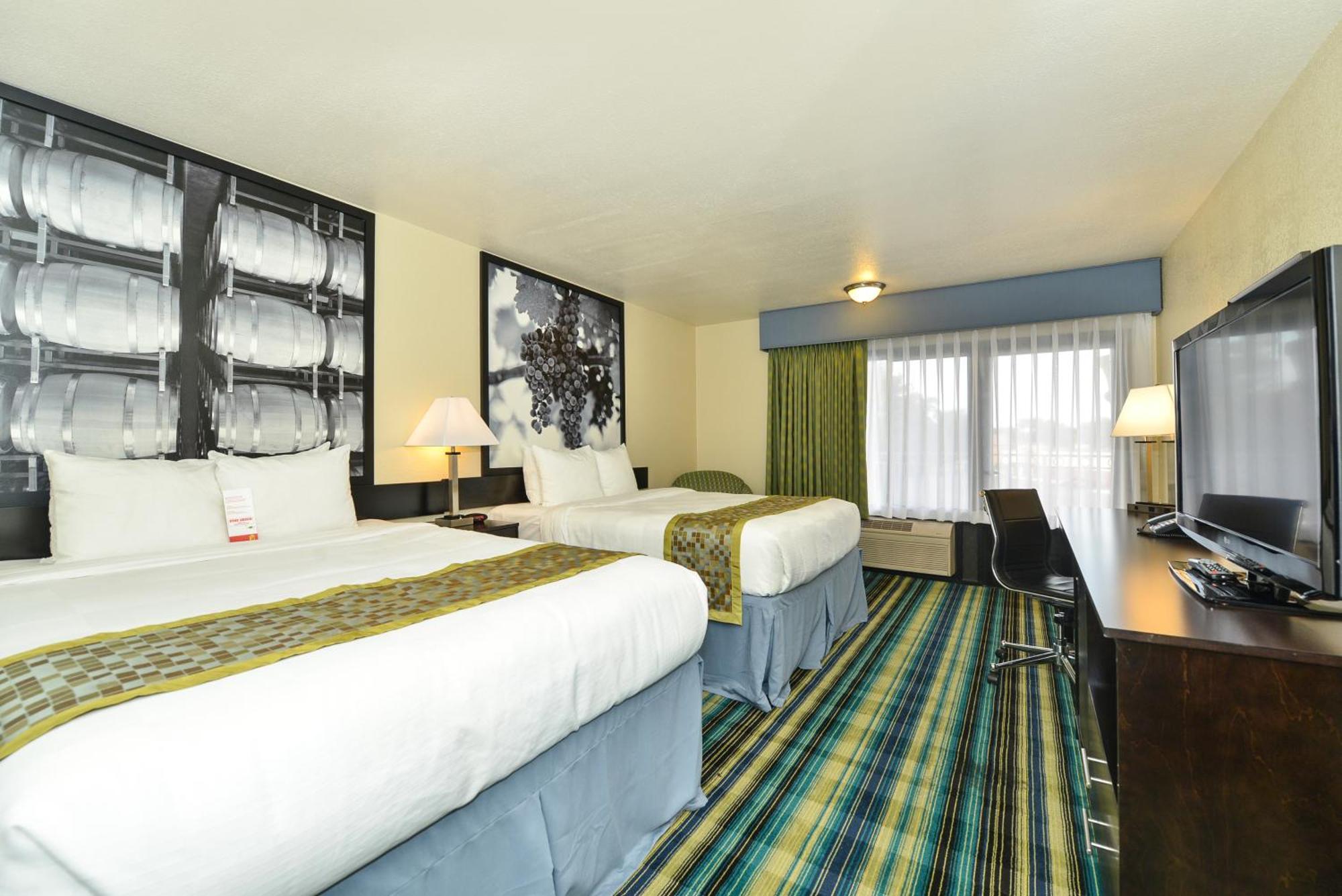 ซูเปอร์ 8 บาย วินด์แฮม วัลเลโฮ/นาปา แวลเลย์ Hotel บาเยโค ภายนอก รูปภาพ